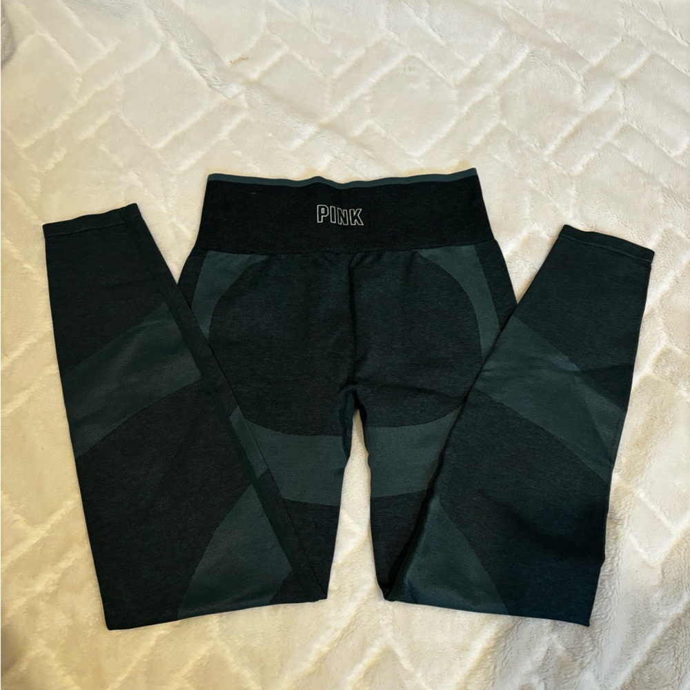 Women's Pink Leggings - hunter green Worn 1x Size Medium (but not tag) - Picture 2 of 9